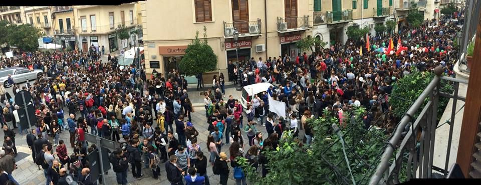 CONFCOMMERCIO A BAGHERIA AL CORTEO DI SOLIDARIETÀ DI DIO: «TANTISSIMA PARTECIPAZIONE, LE COSE STANNO CAMBIANDO».